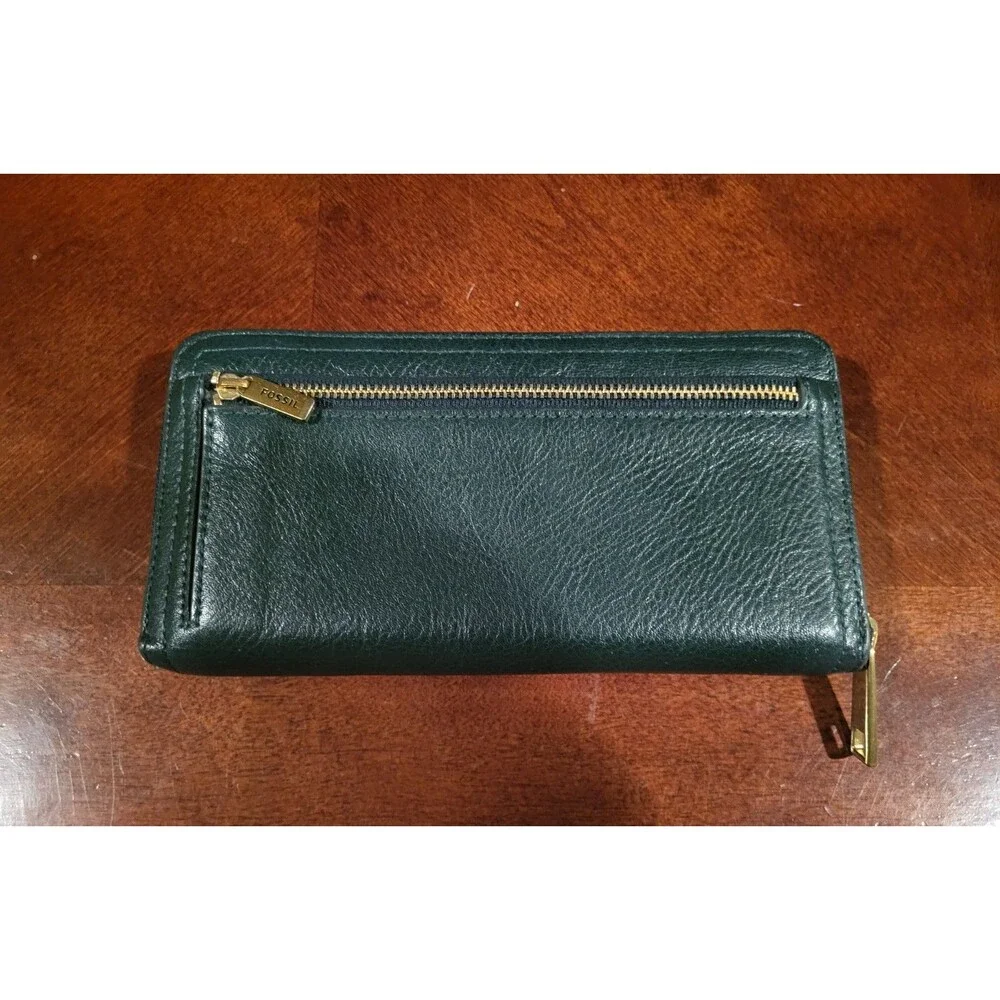 Fossil leather zip